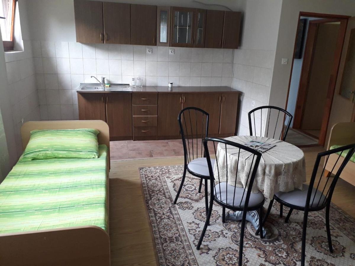 Prenociste Vitas Panzió Miljevina Kültér fotó