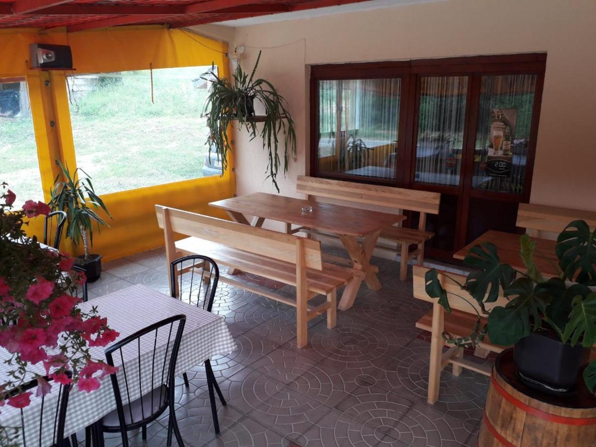Prenociste Vitas Panzió Miljevina Kültér fotó