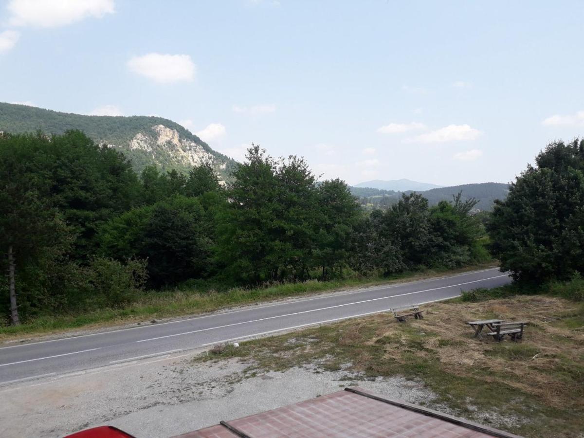 Prenociste Vitas Panzió Miljevina Kültér fotó