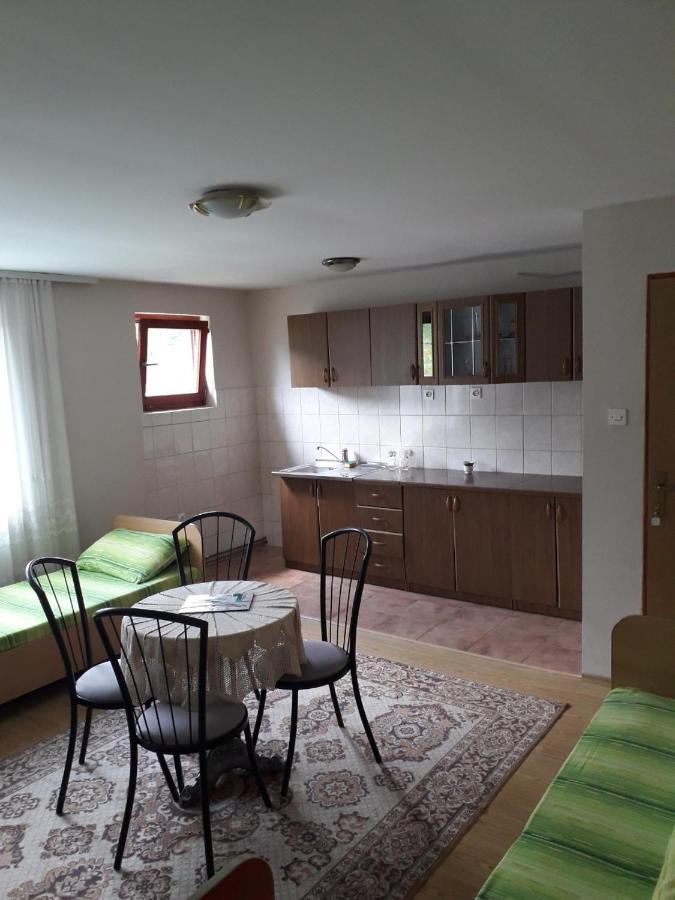 Prenociste Vitas Panzió Miljevina Kültér fotó