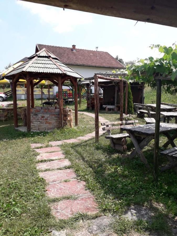 Prenociste Vitas Panzió Miljevina Kültér fotó