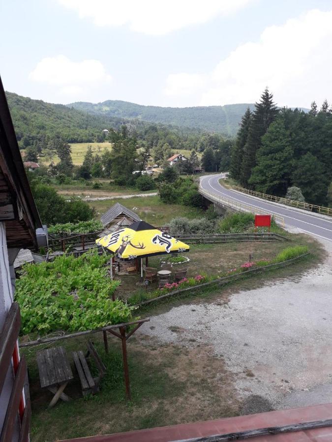 Prenociste Vitas Panzió Miljevina Kültér fotó