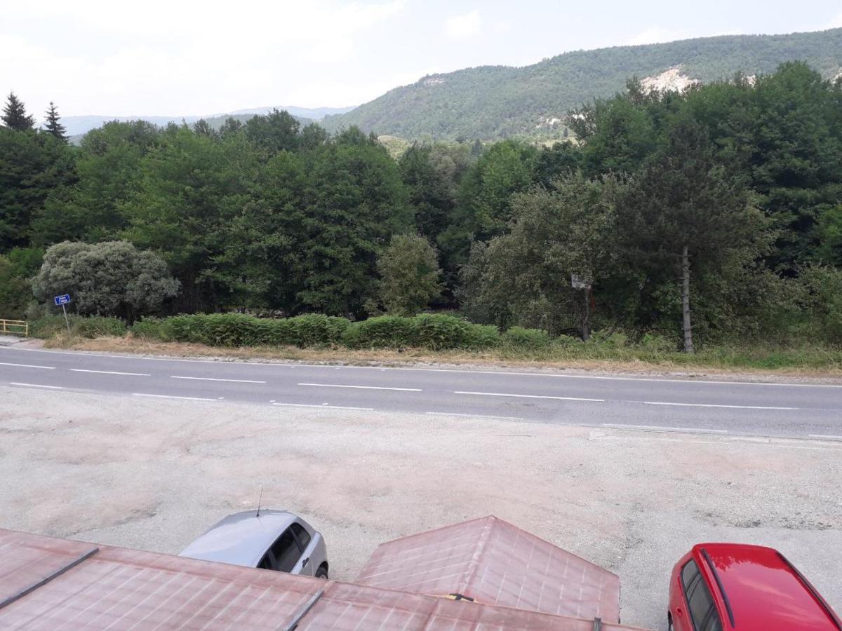 Prenociste Vitas Panzió Miljevina Kültér fotó